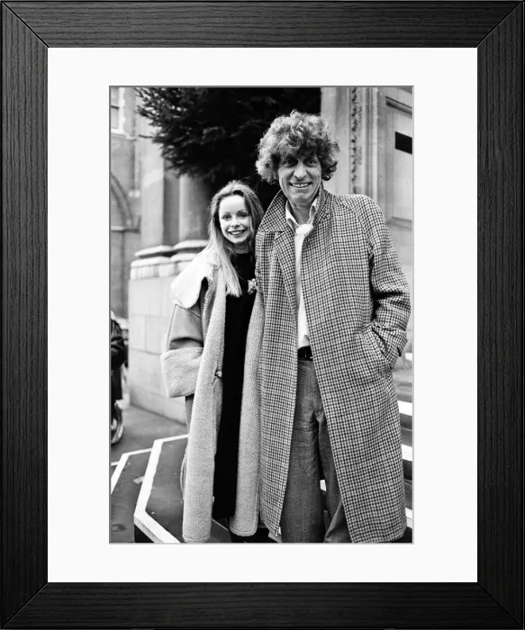 Framed Print : Tom Baker weds Lalla Ward at Chelsea Registry Office. 13th December 1980 Framed Print : Tom Baker weds Lalla Ward at Chelsea Registry Office. 13th December 1980