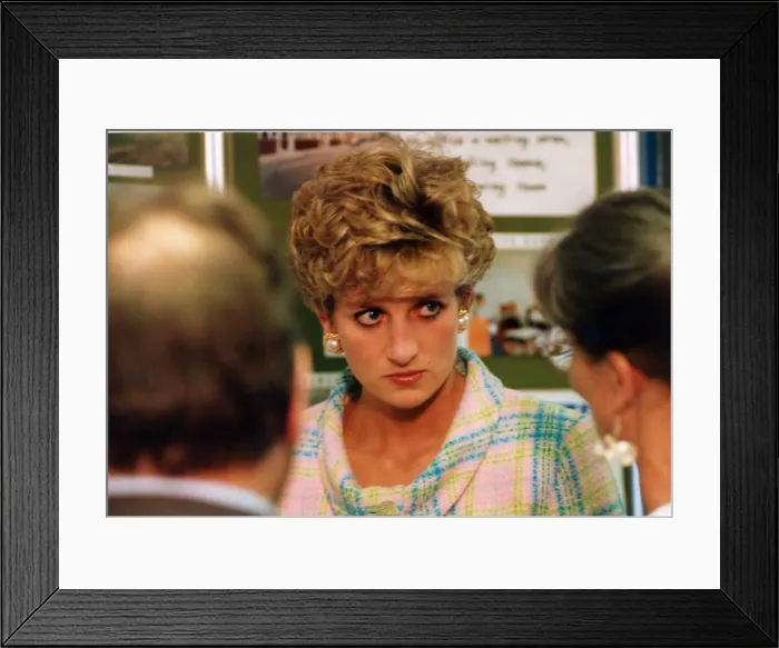 Framed Print : Princess Diana, HRH The Princess of Wales during her visit to Newcastle Upon Tyne Framed Print : Princess Diana, HRH The Princess of Wales during her visit to Newcastle Upon Tyne