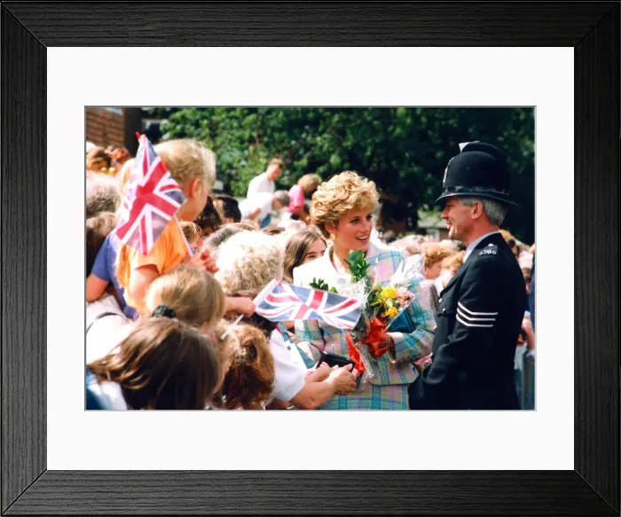 Framed Print : Princess Diana, HRH The Princess of Wales during her visit to Newcastle Upton Tyne