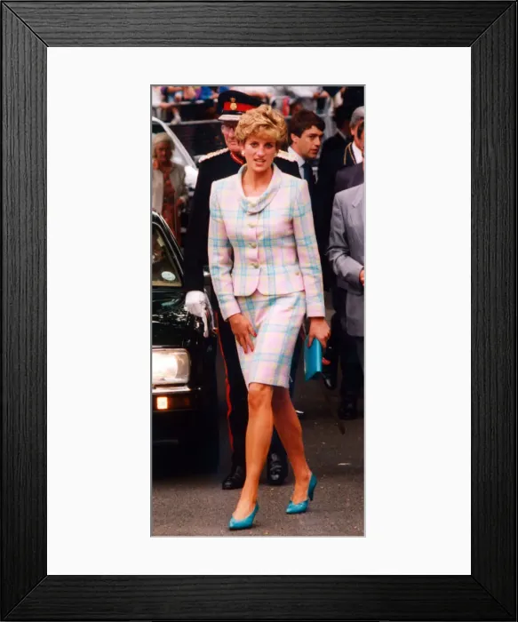 Framed Print : Princess Diana, HRH The Princess of Wales during her visit to Newcastle Upon Tyne Framed Print : Princess Diana, HRH The Princess of Wales during her visit to Newcastle Upon Tyne