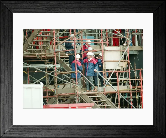 Framed Print : Prince Philip, Duke of Edinburgh, at Trafalgar John Brown Offshore module yard at Port