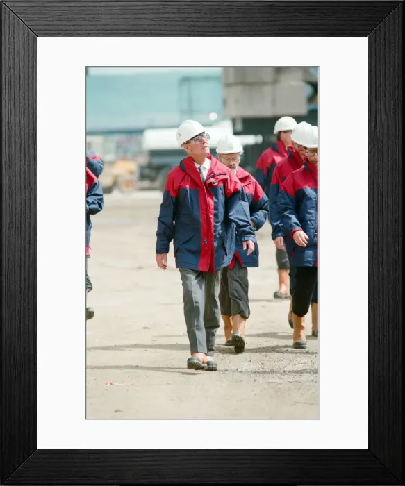 Framed Print : Prince Philip, Duke of Edinburgh, at Trafalgar John Brown Offshore module yard at Port Framed Print : Prince Philip, Duke of Edinburgh, at Trafalgar John Brown Offshore module yard at Port