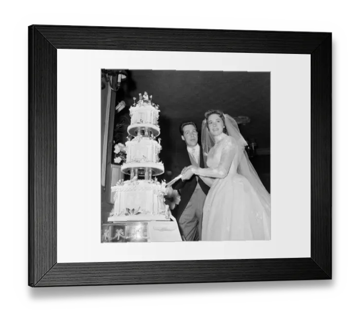 Framed Print : The wedding of Julie Andrews and Tony Walton at St Mary Oatlands Church, Weybridge Framed Print : The wedding of Julie Andrews and Tony Walton at St Mary Oatlands Church, Weybridge