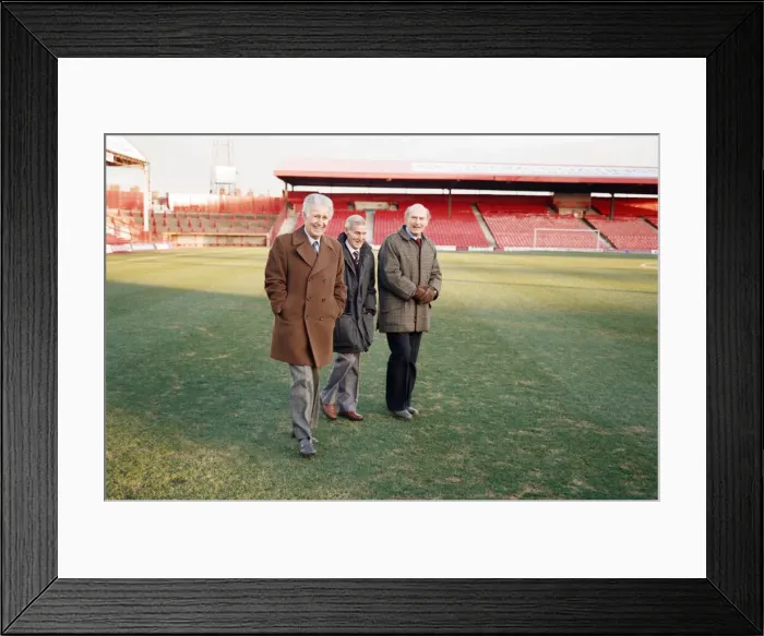 Framed Print : Three Middlesbrough legends revisit Ayresome Park, from left to right: Harold Shepherdson Framed Print : Three Middlesbrough legends revisit Ayresome Park, from left to right: Harold Shepherdson