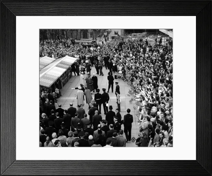 Framed Print : Crowds welcome the Queen and Duke to the Bull Ring. 24th May 1963 Framed Print : Crowds welcome the Queen and Duke to the Bull Ring. 24th May 1963