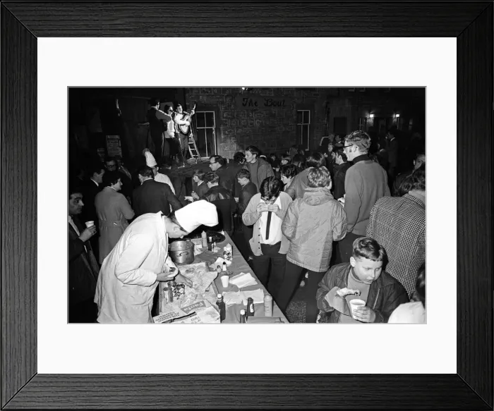 Framed Print : People watching live music during Aviemore Festival Week Framed Print : People watching live music during Aviemore Festival Week
