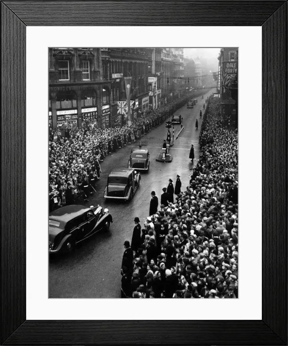Framed Print : Queen Elizabeth II and Prince Philip visiting Birmingham, West Midlands