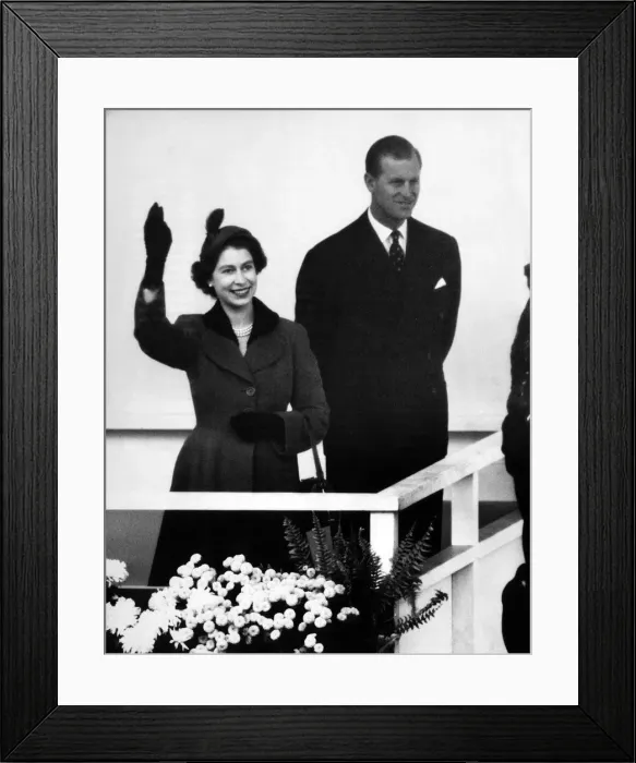 Framed Print : Queen Elizabeth II and Prince Philip visiting Birmingham. 3rd November 1955 Framed Print : Queen Elizabeth II and Prince Philip visiting Birmingham. 3rd November 1955