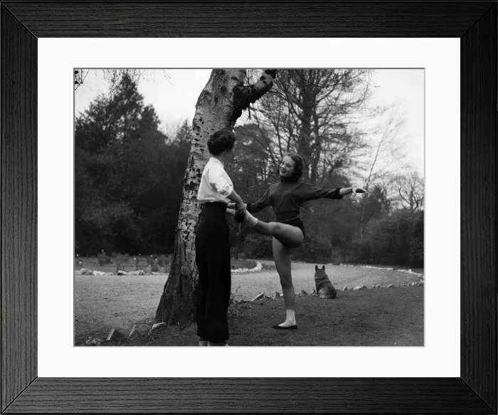Framed Print : Actress Julie Andrews learning to Ballet dance. 12th April 1954 Framed Print : Actress Julie Andrews learning to Ballet dance. 12th April 1954