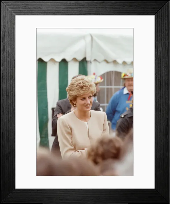 Framed Print : HRH The Princess of Wales, Princess Diana, visits Oxford today Framed Print : HRH The Princess of Wales, Princess Diana, visits Oxford today