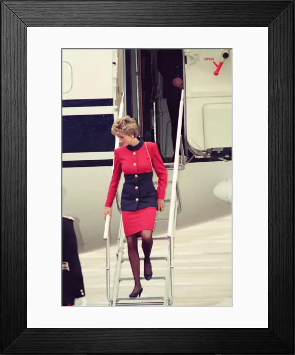 Framed Print : HRH The Princess of Wales, Princess Diana, arrives at Ringway, Manchester Airport Framed Print : HRH The Princess of Wales, Princess Diana, arrives at Ringway, Manchester Airport