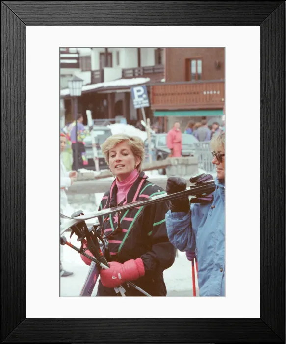 Framed Print : HRH The Princess of Wales, Princess Diana, enjoys a ski holiday in Lech, Austria Framed Print : HRH The Princess of Wales, Princess Diana, enjoys a ski holiday in Lech, Austria