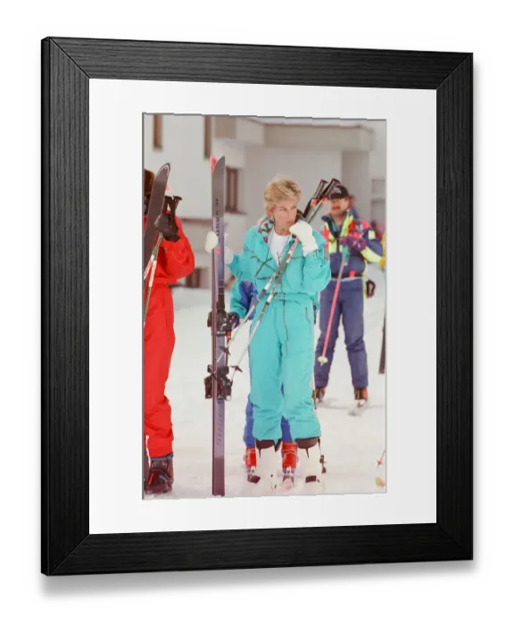 Framed Print : HRH The Princess of Wales, Princess Diana, enjoys a ski holiday in Lech, Austria Framed Print : HRH The Princess of Wales, Princess Diana, enjoys a ski holiday in Lech, Austria