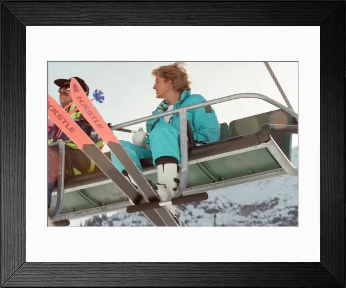 Framed Print : HRH The Princess of Wales, Princess Diana, enjoys a ski holiday in Lech, Austria Framed Print : HRH The Princess of Wales, Princess Diana, enjoys a ski holiday in Lech, Austria