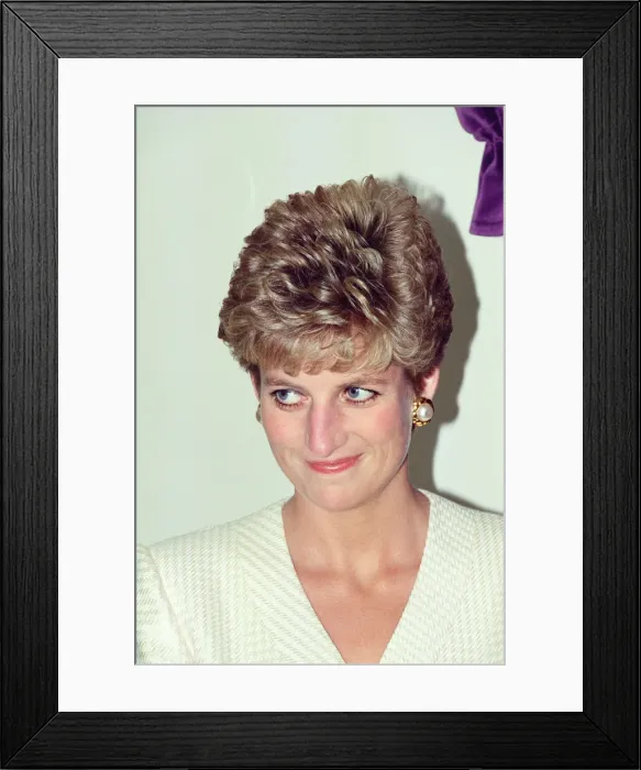 Framed Print : HRH The Princess of Wales, Princess Diana, visits Papworth Hospital, Cambridge