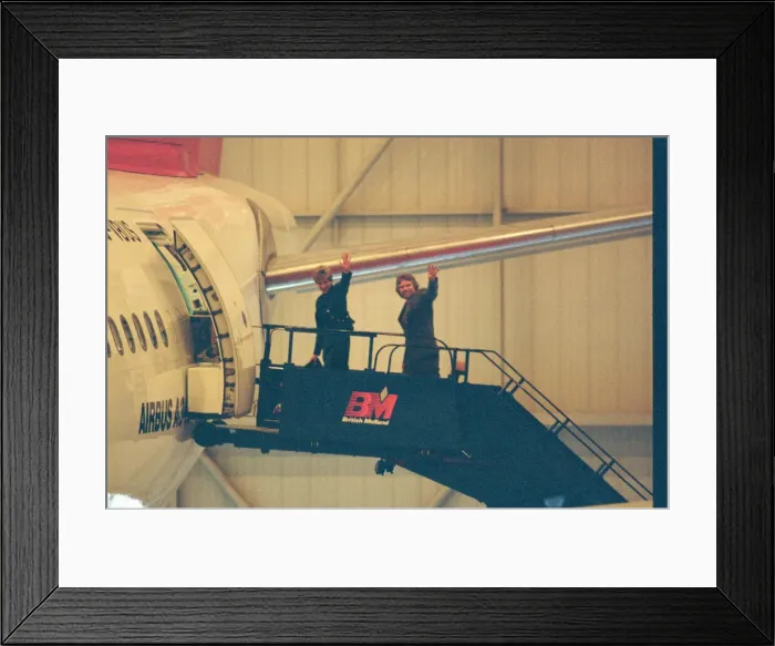 Framed Print : HRH The Princess of Wales, Princess Diana, with Virgin Atlantic CEO Richard Branson Framed Print : HRH The Princess of Wales, Princess Diana, with Virgin Atlantic CEO Richard Branson