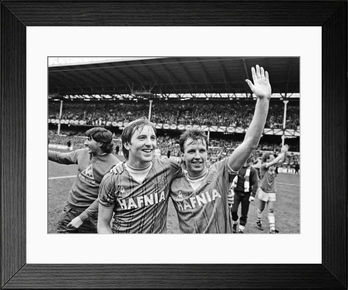 Framed Print : Everton clinched the league title for the eighth time in their history with a 2-0 win Framed Print : Everton clinched the league title for the eighth time in their history with a 2-0 win