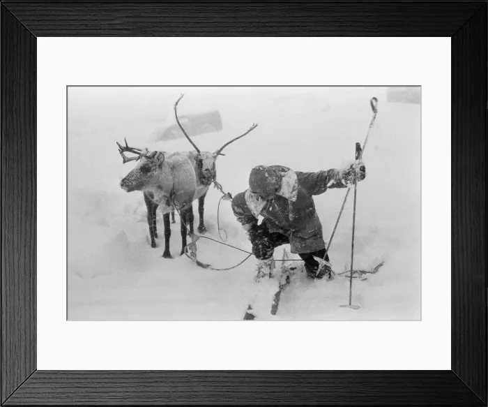 Framed Print : Skiers in the Cairngorms, a mountain range in the eastern Highlands of Scotland Framed Print : Skiers in the Cairngorms, a mountain range in the eastern Highlands of Scotland