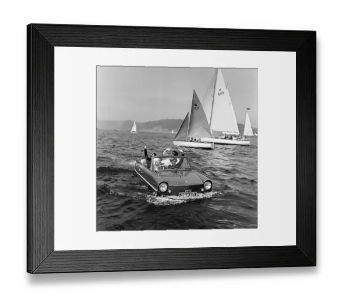 Framed Print : The Observer Trophy Single-handed Trans Atlantic Race. Yachtsmen leaving from Plymouth