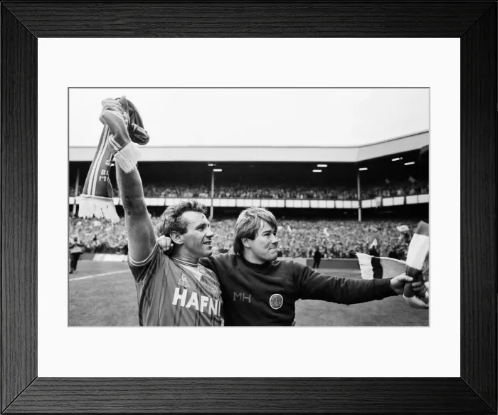 Framed Print : Everton clinched the league title for the eighth time in their history with a 2-0 win Framed Print : Everton clinched the league title for the eighth time in their history with a 2-0 win
