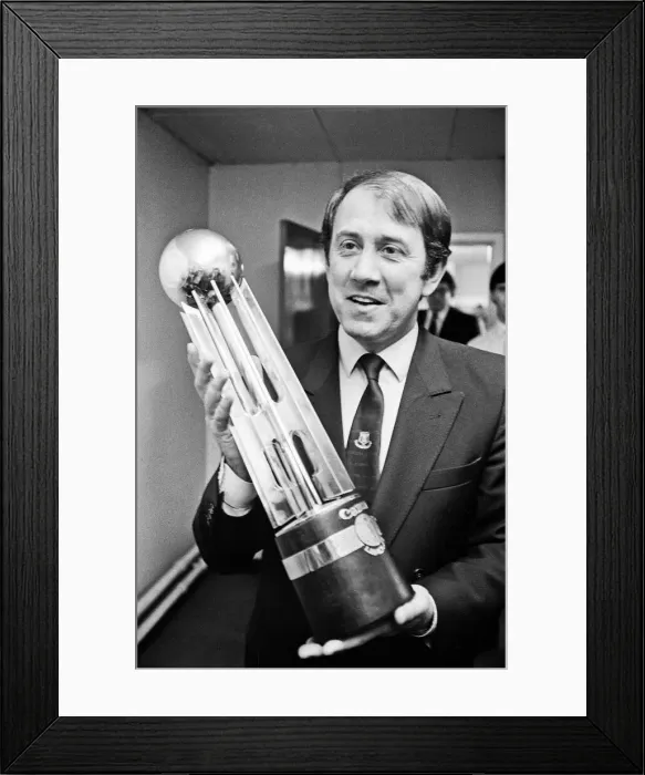 Framed Print : Everton clinched the league title for the eighth time in their history with a 2-0 win Framed Print : Everton clinched the league title for the eighth time in their history with a 2-0 win