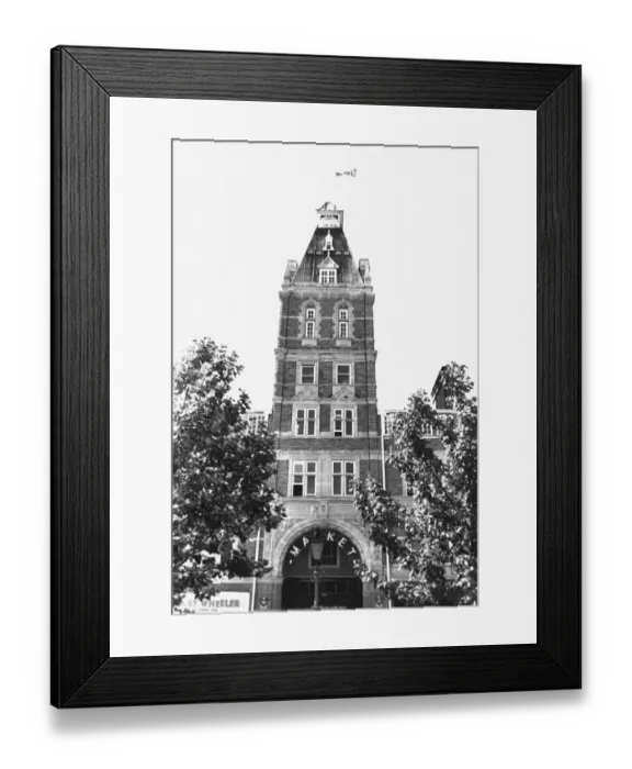 Framed Print : Newport market, a traditional Victorian indoor market, built in 1854 in Newport Framed Print : Newport market, a traditional Victorian indoor market, built in 1854 in Newport