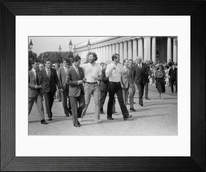 Framed Print : The Transglobe Expedition returns home. Sir Ranulph Fiennes (with beard