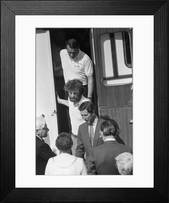 Framed Print : The Transglobe Expedition returns home. Sir Ranulph Fiennes (with beard
