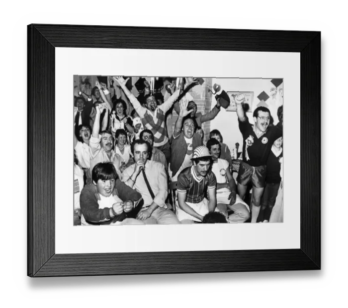 Framed Print : Despair for gloomy faced Liverpool fans and joy for Roma fans as their team take the lead Framed Print : Despair for gloomy faced Liverpool fans and joy for Roma fans as their team take the lead