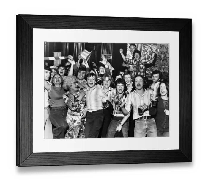 Framed Print : Jubilant Liverpool fans in triumphant mood, singing and celebrating at a local pub as