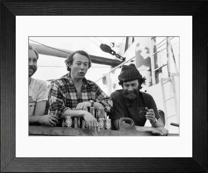 Framed Print : The Transglobe Expedition returns home. Sir Ranulph Fiennes (with beard