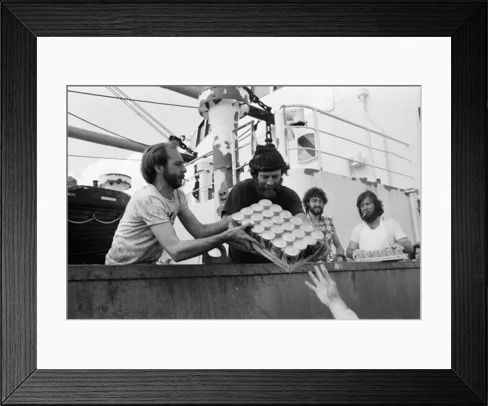 Framed Print : The Transglobe Expedition returns home. Sir Ranulph Fiennes aboard the Transglobe Framed Print : The Transglobe Expedition returns home. Sir Ranulph Fiennes aboard the Transglobe