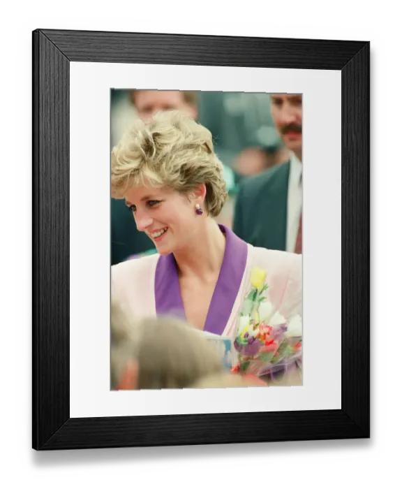 Framed Print : HRH The Princess of Wales, Princess Diana, visits Princess Diana visits Hull Branch