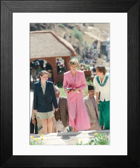 Framed Print : HRH The Princess of Wales, Princess Diana, in Nepal. The Princess visited Framed Print : HRH The Princess of Wales, Princess Diana, in Nepal. The Princess visited