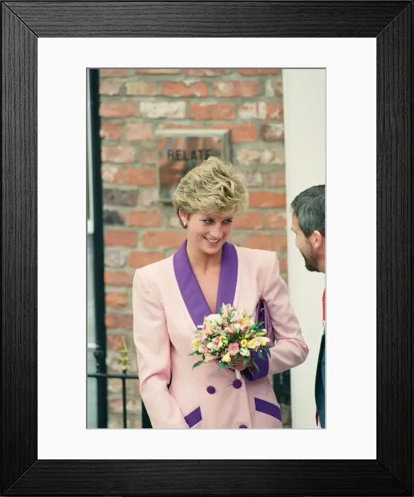 Framed Print : HRH The Princess of Wales, Princess Diana, visits Princess Diana visits Hull Branch Framed Print : HRH The Princess of Wales, Princess Diana, visits Princess Diana visits Hull Branch