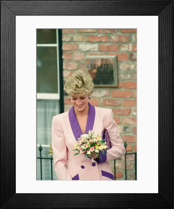 Framed Print : HRH The Princess of Wales, Princess Diana, visits Princess Diana visits Hull Branch Framed Print : HRH The Princess of Wales, Princess Diana, visits Princess Diana visits Hull Branch