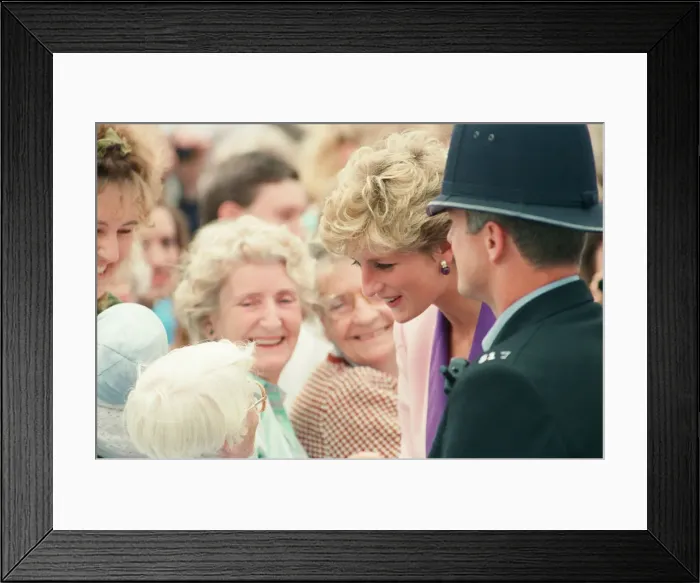 Framed Print : HRH The Princess of Wales, Princess Diana, visits Princess Diana visits Hull Branch Framed Print : HRH The Princess of Wales, Princess Diana, visits Princess Diana visits Hull Branch