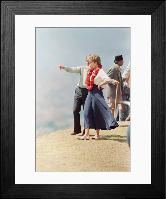 Framed Print : HRH The Princess of Wales, Princess Diana, in Nepal. The Princess visited Framed Print : HRH The Princess of Wales, Princess Diana, in Nepal. The Princess visited