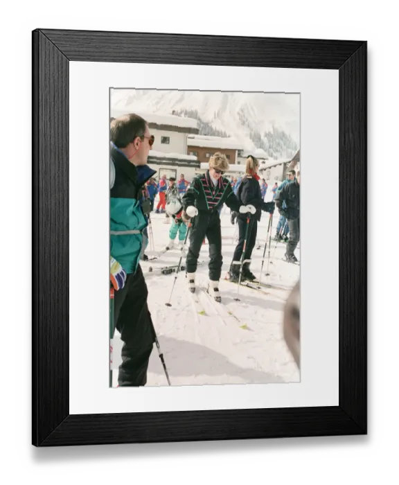Framed Print : HRH The Princess of Wales, Princess Diana, on her skiing holiday at The Austrian Ski Framed Print : HRH The Princess of Wales, Princess Diana, on her skiing holiday at The Austrian Ski