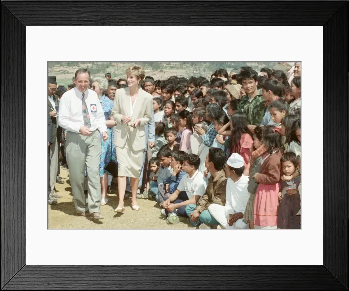Framed Print : HRH The Princess of Wales, Princess Diana, in Nepal. The Princess visited Framed Print : HRH The Princess of Wales, Princess Diana, in Nepal. The Princess visited