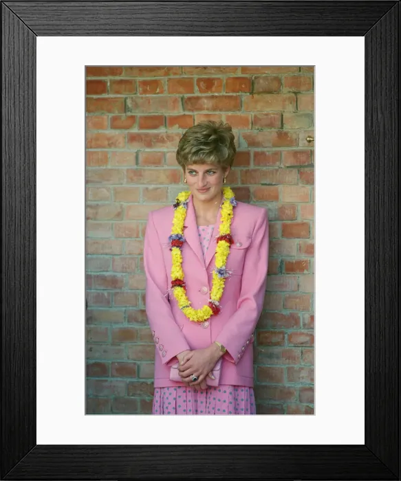 Framed Print : HRH The Princess of Wales, Princess Diana, in Nepal. The Princess visited Framed Print : HRH The Princess of Wales, Princess Diana, in Nepal. The Princess visited