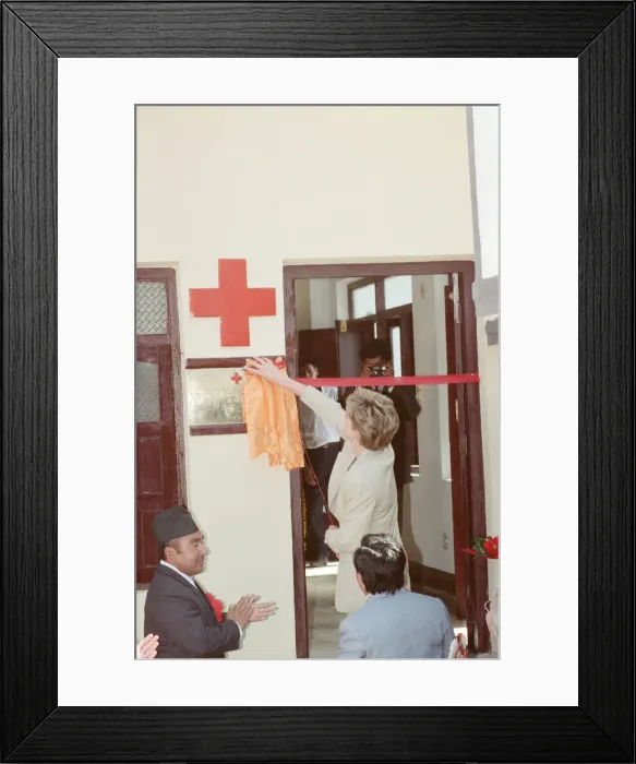 Framed Print : HRH The Princess of Wales, Princess Diana, in Nepal. The Princess visited