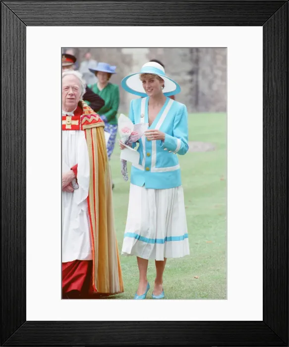Framed Print : HRH The Princess of Wales, Princess Diana, visits Winchester Cathedral in Hampshire Framed Print : HRH The Princess of Wales, Princess Diana, visits Winchester Cathedral in Hampshire