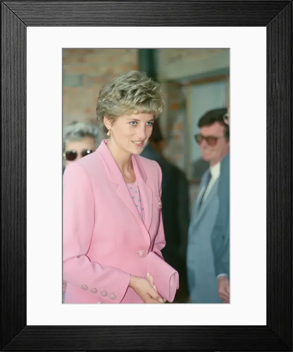 Framed Print : HRH The Princess of Wales, Princess Diana, in Nepal. The Princess visited Framed Print : HRH The Princess of Wales, Princess Diana, in Nepal. The Princess visited