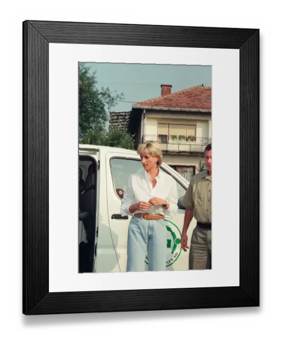 Framed Print : Diana, Princess of Wales makes a three day visit to Bosnia - Herzegovina as part of her