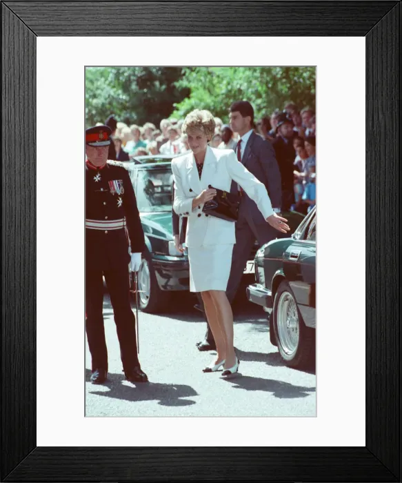Framed Print : HRH The Princess of Wales, Princess Diana, during her visit to Manchester, England Framed Print : HRH The Princess of Wales, Princess Diana, during her visit to Manchester, England