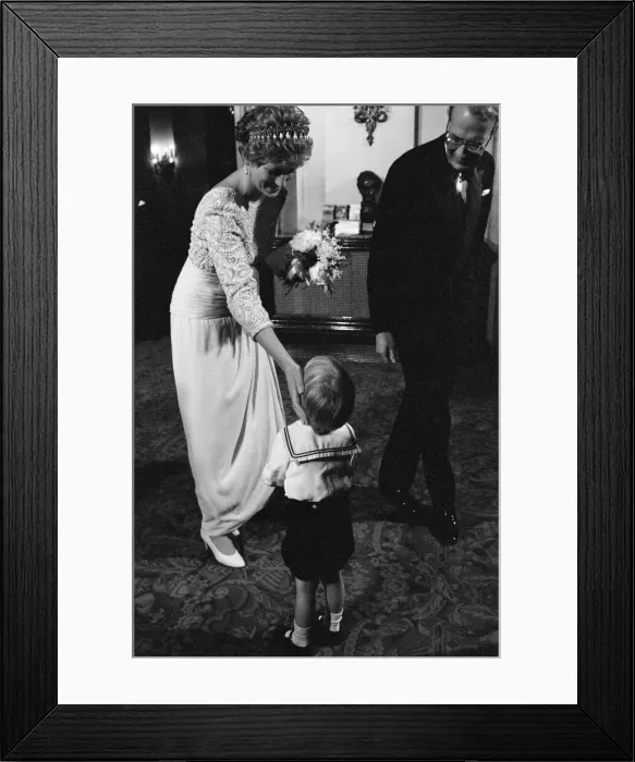 Framed Print : HRH The Princess of Wales, Princess Diana, at Covent Garden, London, April 1992 Framed Print : HRH The Princess of Wales, Princess Diana, at Covent Garden, London, April 1992