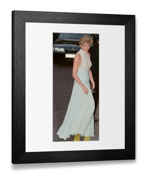 Framed Print : HRH The Princess of Wales, Princess Diana, arrives at Spencer House in London in a Framed Print : HRH The Princess of Wales, Princess Diana, arrives at Spencer House in London in a