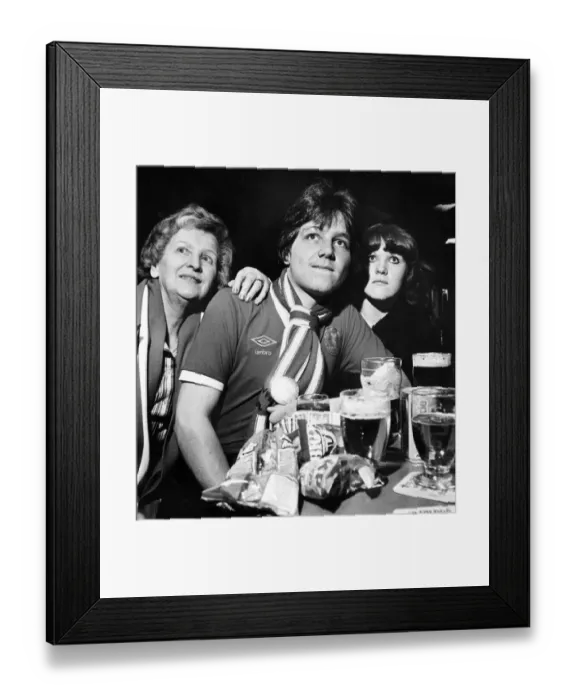 Framed Print : Liverpool fans watch their team in action against Belgian side Club Brugge in the1978 Framed Print : Liverpool fans watch their team in action against Belgian side Club Brugge in the1978