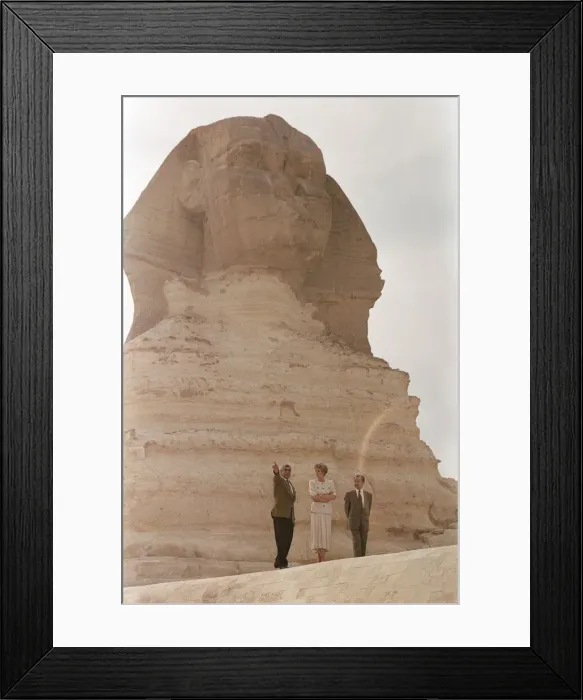 Framed Print : HRH The Princess of Wales, Princess Diana, in Egypt. Picture at The Sphinx of Giza Framed Print : HRH The Princess of Wales, Princess Diana, in Egypt. Picture at The Sphinx of Giza